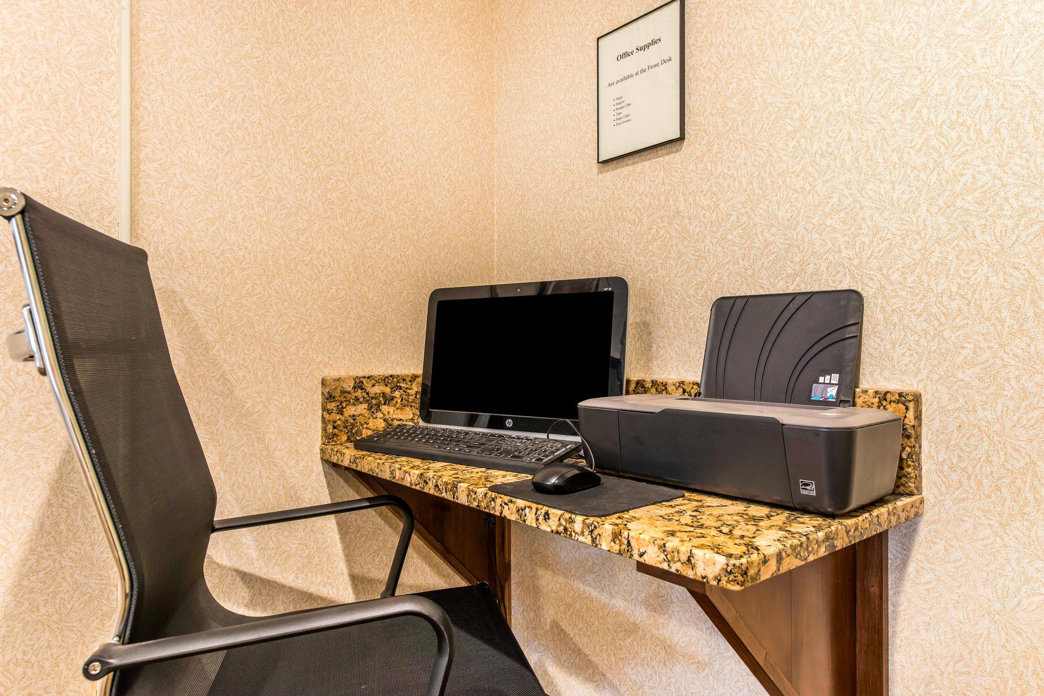 Comfort Inn & Suites Hays I-70 Luaran gambar