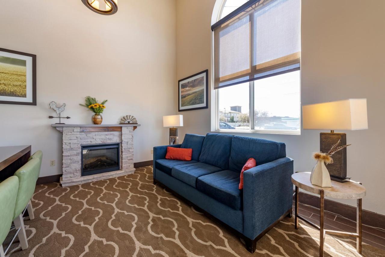 Comfort Inn & Suites Hays I-70 Luaran gambar